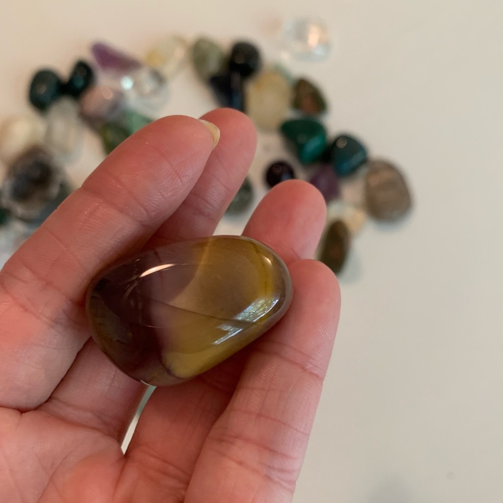 Assorted Tumbled crystals - Picture 6 of 8